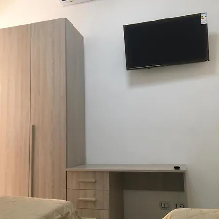 Menna רומא